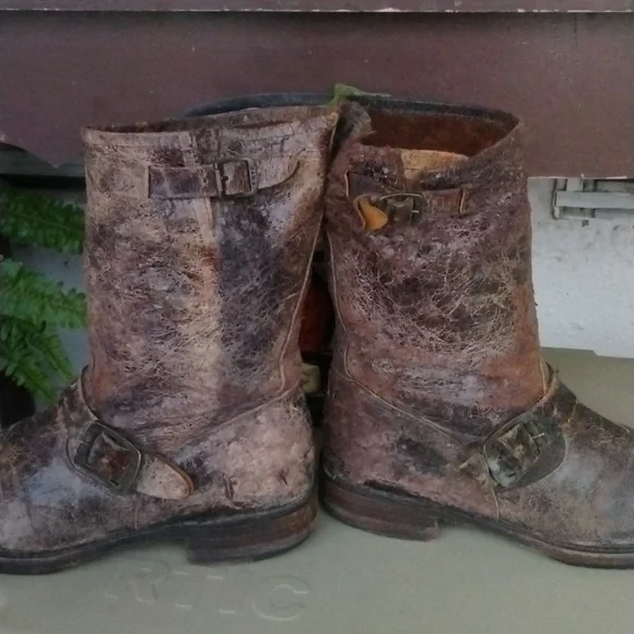 FRYE VERONICA BOOTS DISTRESSED - Picture 4 of 11